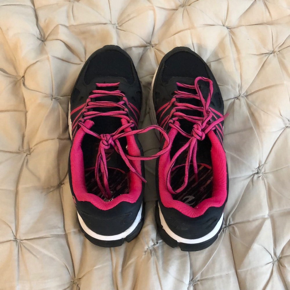 Energy zone shoes with memory foam insoles size 8